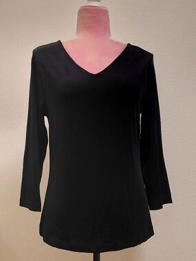 Classic Black V-Neck Long Sleeve Tee